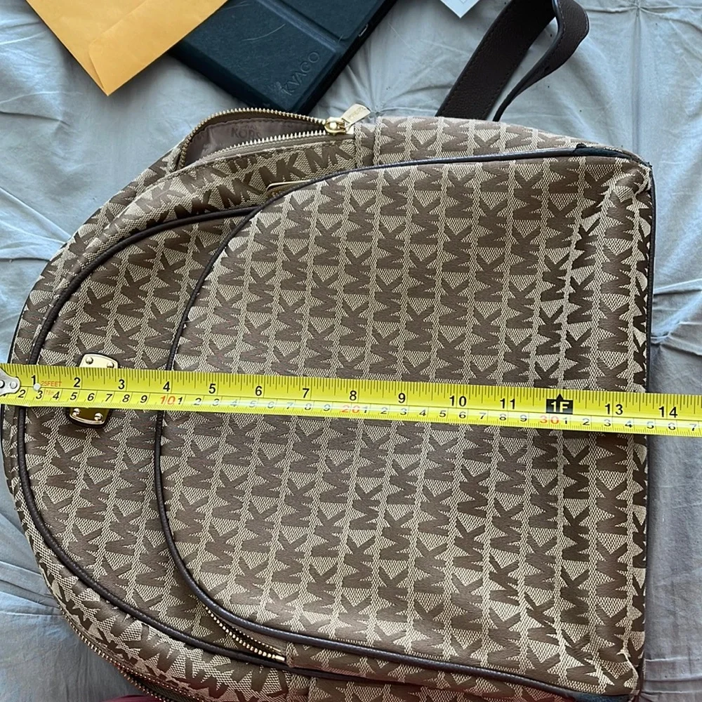 Michael kors backpack - Picture 10 of 16